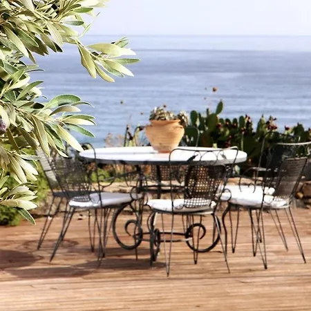 בית נופש Kumaro Beachfront Pool Farm *