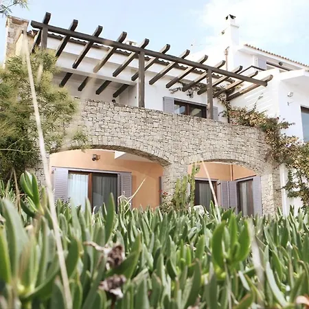 Kumaro Beachfront Pool Farm בית נופש Elaiokhorion