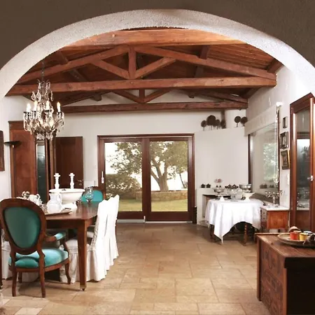 Kumaro Beachfront Pool Farm בית נופש *