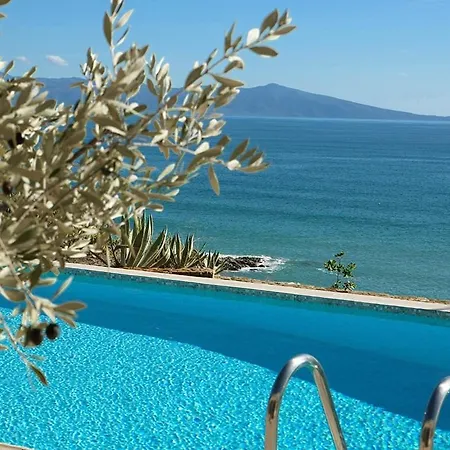 בית נופש Kumaro Beachfront Pool Farm