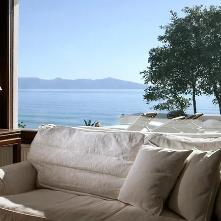 בית נופש Kumaro Beachfront Pool Farm Elaiokhorion