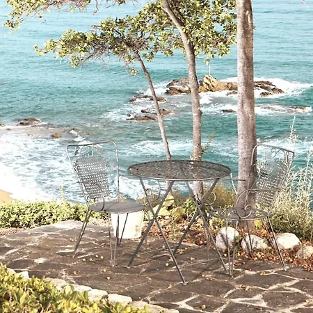 בית נופש Kumaro Beachfront Pool Farm